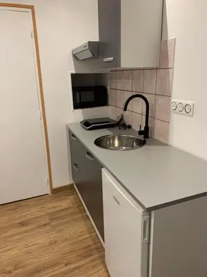 Cuisine ou kitchenette dans l'établissement Studio en plein cœur d’aubusson