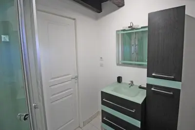 Salle de bains dans l'établissement Meme jeanne