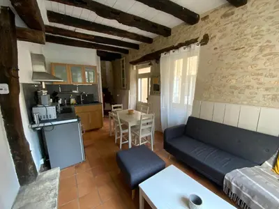 Cuisine ou kitchenette dans l'établissement Maison Noëlle