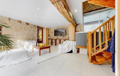 Un ou plusieurs lits dans un hébergement de l'établissement Amazing Home In St-Hilaire-Le-Château