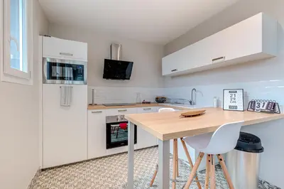 Cuisine ou kitchenette dans l'établissement La Terrasse du Bac, Terrasse-Proche gare-Lumineux