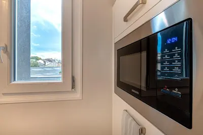 Télévision ou salle de divertissement dans l'établissement La Terrasse du Bac, Terrasse-Proche gare-Lumineux