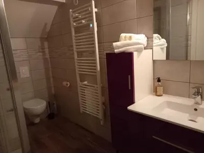 Salle de bains dans l'établissement Gites & Cocon des Puys - Au cœur des Volcans d'Auvergne