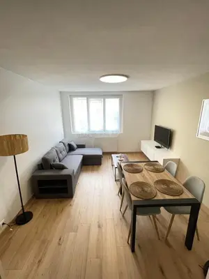 Télévision ou salle de divertissement dans l'établissement La pause Tulliste