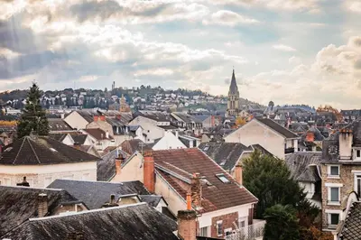 Vue générale sur Brive-la-Gaillarde ou vue de la ville depuis l'appartement