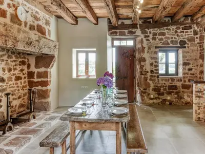 Plan de l'établissement Beautiful holiday home with pool in Teillots