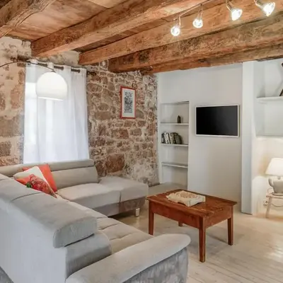 Beautiful holiday home with pool in Teillots