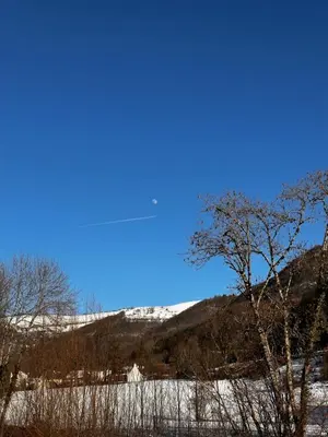 Vue générale sur la montagne ou vue sur la montagne depuis l'appartement