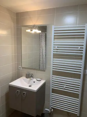 Salle de bains dans l'établissement La Maison aux Volets Bleus 2ème Étage