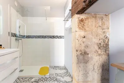 Salle de bains dans l'établissement Destination Périgord - Le Clos