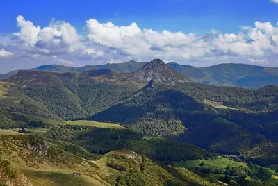 Vue générale sur la montagne ou vue sur la montagne depuis la maison de vacances