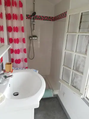 Salle de bains dans l'établissement chambre cosy