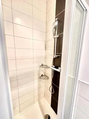 Salle de bains dans l'établissement Le Victor, charmant et cosy
