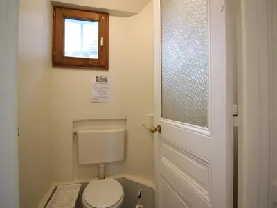 Salle de bains dans l'établissement Confortable T3 avec Wi-Fi à 200m des thermes - 5 couchages max - FR-1-608-260