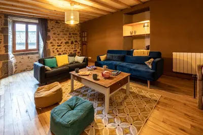 Coin salon dans l'établissement Gîte Chez Pyero