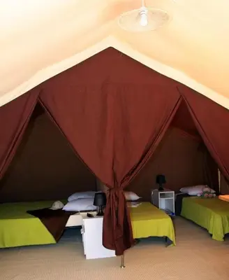 Un ou plusieurs lits dans un hébergement de l'établissement Camping 4 étoiles - Piscine - eed0fi