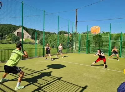 Tennis ou squash au sein de le camping ou à proximité