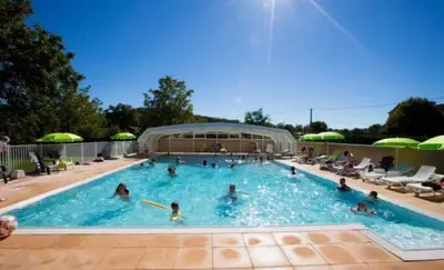 Piscine de l'établissement Camping 4 étoiles - Piscine - eed0fi ou située à proximité