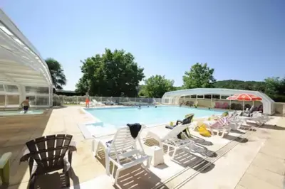 Piscine de l'établissement Camping 4 étoiles - Piscine - eed0fi ou située à proximité