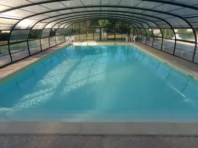 Piscine de l'établissement Chalet 3 étoiles - Piscine - eebbhf ou située à proximité