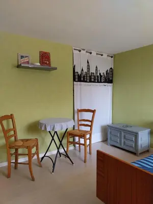 Coin salon dans l'établissement Chez George