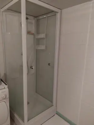 Salle de bains dans l'établissement Chez George