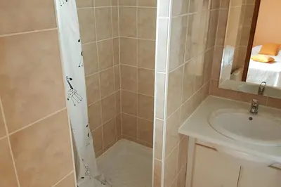 Salle de bains dans l'établissement Les charmes en périgord noir proche de Sarlat