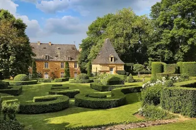 Jardin de l'établissement Les charmes en périgord noir proche de Sarlat