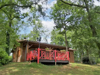 Jardin de l'établissement Holiday Home Le Chêne Vert by Interhome