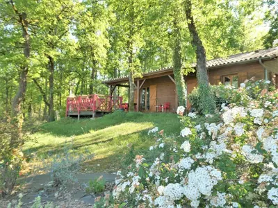 Jardin de l'établissement Holiday Home Le Chêne Vert by Interhome