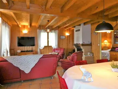 Télévision ou salle de divertissement dans l'établissement Holiday Home Le Chêne Vert by Interhome