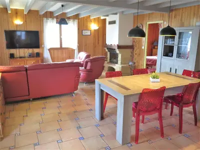 Cuisine ou kitchenette dans l'établissement Holiday Home Le Chêne Vert by Interhome