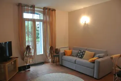 Coin salon dans l'établissement Gîte des Hirondelles