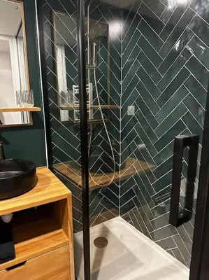 Salle de bains dans l'établissement Studio Jungle-Calme rue piétonne