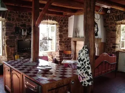 Coin salon dans l'établissement Gîte Les Ferrandaises - Puy de Dôme - Massif du Sancy