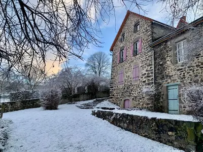 L'établissement Gîte Les Ferrandaises - Puy de Dôme - Massif du Sancy en hiver