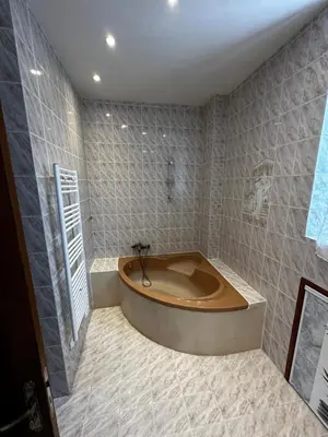Salle de bains dans l'établissement L'école du Hameau 9pers Le Mont Dore