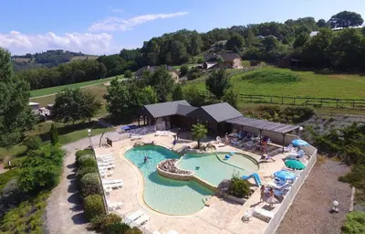 Piscine de l'établissement Gîte Bellevue - Domaine de la chapelle en Corrèze ou située à proximité