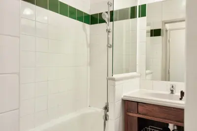Salle de bains dans l'établissement Résidence Les Belles Rives - maeva Home - Appartement 2 Pièces 5 Personnes - Sélection MAE-2194