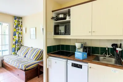 Cuisine ou kitchenette dans l'établissement Résidence Les Belles Rives - maeva Home - Appartement 2 pièces 5 personnes - Confort MAE-4474