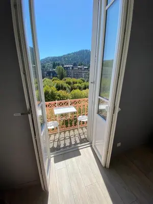 Vue générale sur la montagne ou vue sur la montagne depuis l'appartement