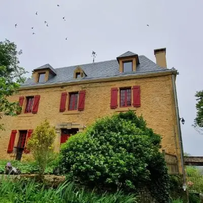 Le Clos d'Ô Maison de charme La Salamandre avec sa piscine chauffée proche de Sarlat