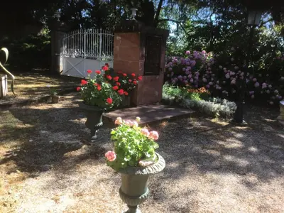 Jardin de l'établissement Gîte de France à Saillac 2 épis - Gîte de France 4 personnes MAE-6384