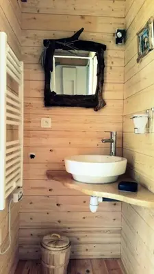 Salle de bains dans l'établissement Gîte de France La cabane du causse 1 étoile - Gîte de France 2 personnes MAE-6394