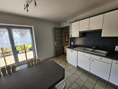 Cuisine ou kitchenette dans l'établissement Gîte de France La deymie 3 épis - Gîte de France 6 personnes MAE-6404