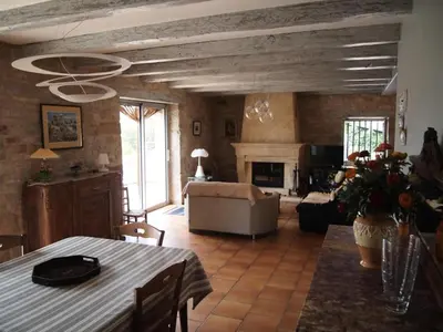 Coin salon dans l'établissement Gîte de France La deymie 3 épis - Gîte de France 6 personnes MAE-6404