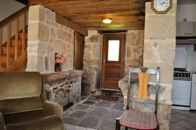 Cuisine ou kitchenette dans l'établissement Gîte de France Malèze 3 épis - Gîte de France 8 personnes MAE-6424