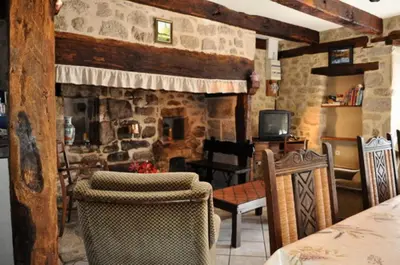 Coin salon dans l'établissement Gîte de France Malèze 3 épis - Gîte de France 8 personnes MAE-6424
