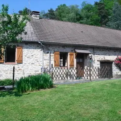 Gîte de France à Sainte Fortunade 2 épis - Gîte de France 5 personnes MAE-6454