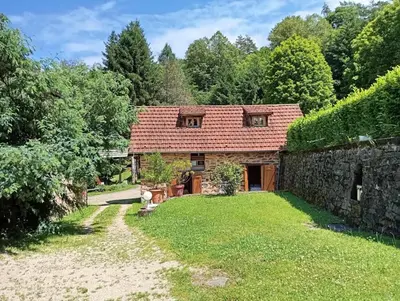 Jardin de l'établissement Gîte de France La gloire 3 épis - Gîte de France 4 personnes MAE-6514